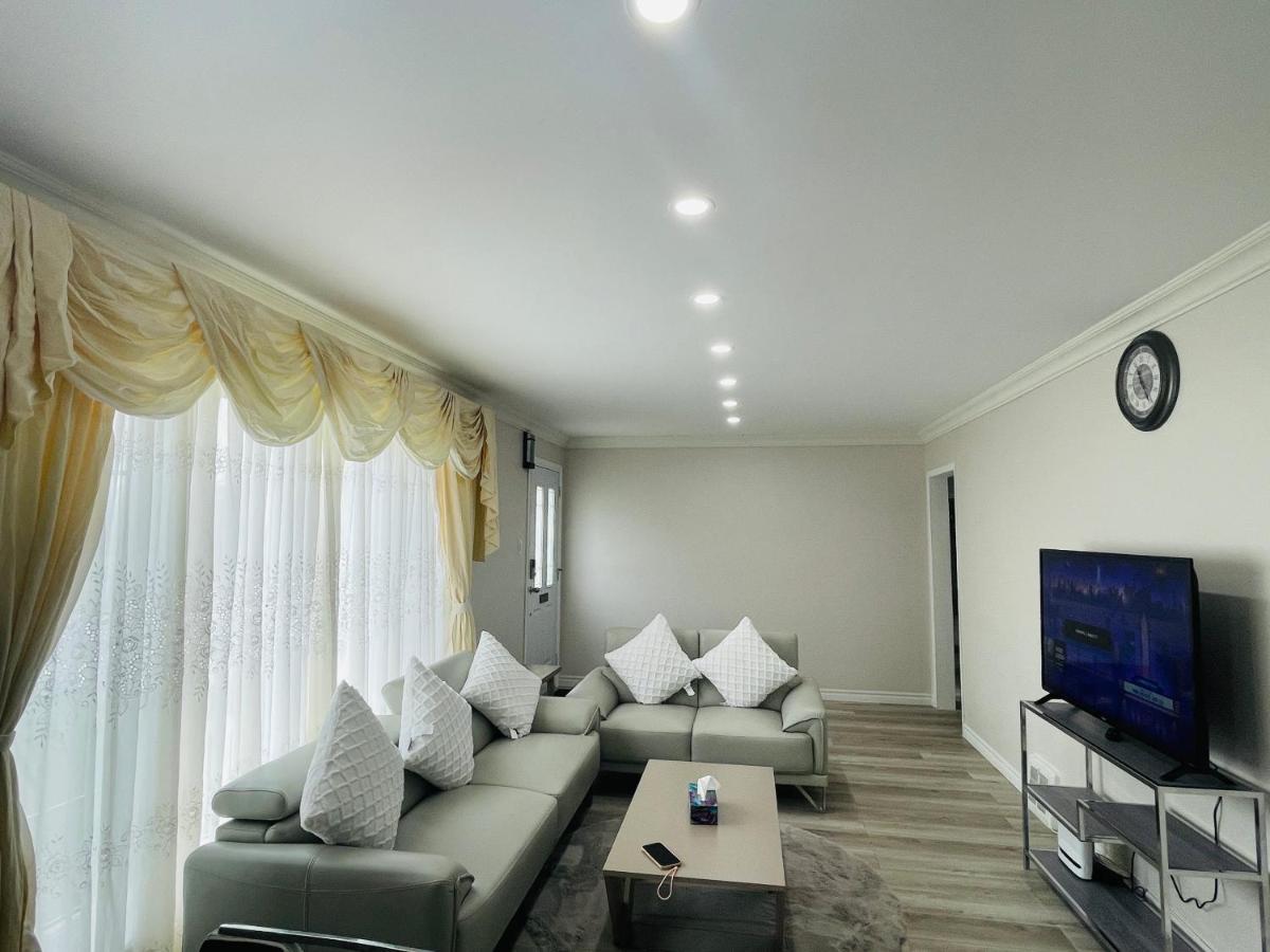 Luxurious Cozy House In Bluffs With Lake View Villa โตรอนโต ภายนอก รูปภาพ