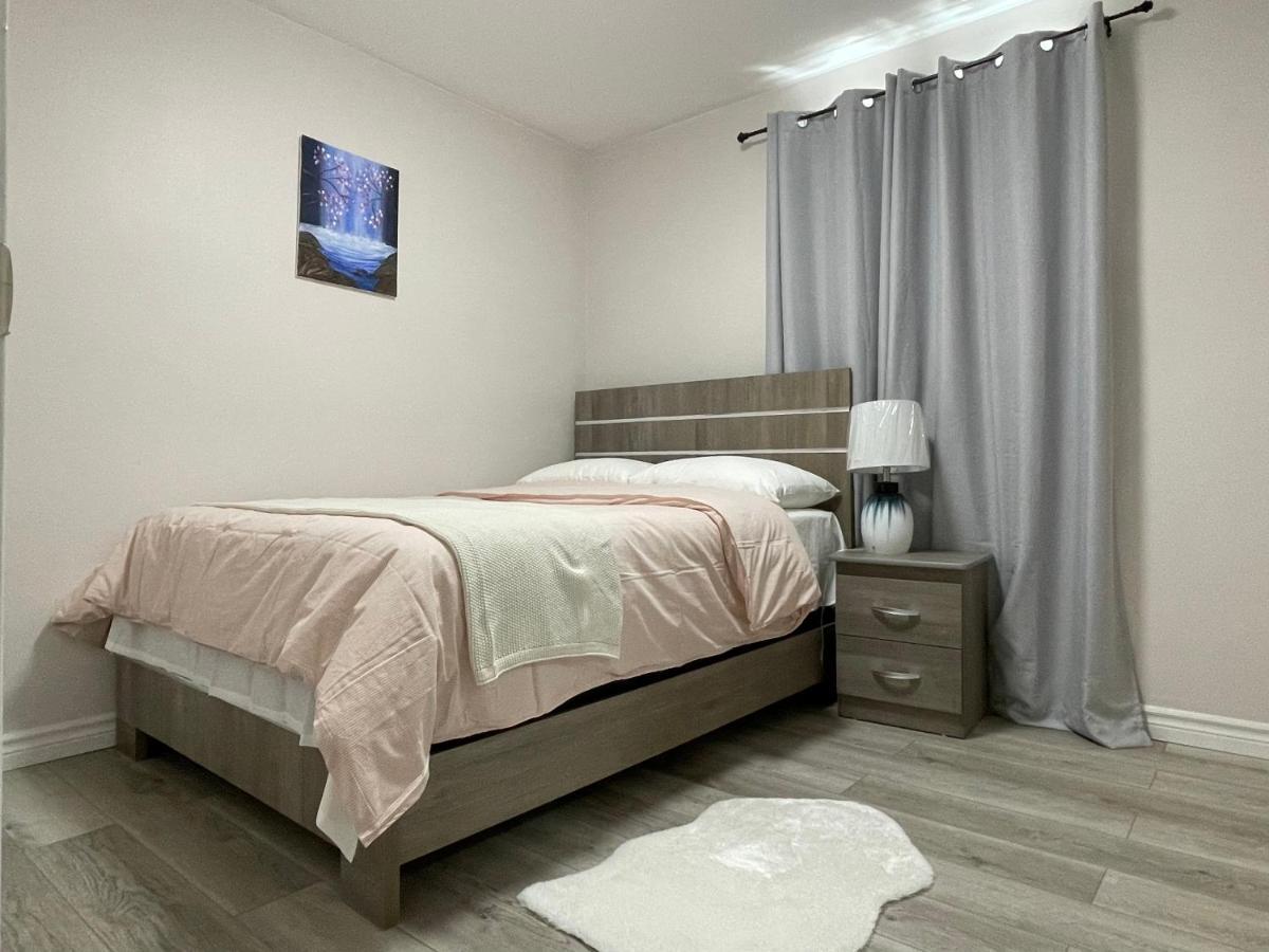 Luxurious Cozy House In Bluffs With Lake View Villa โตรอนโต ภายนอก รูปภาพ