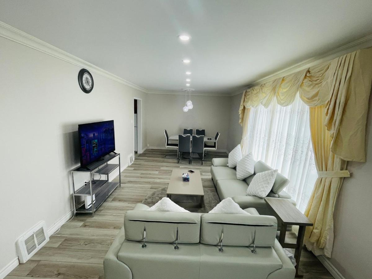 Luxurious Cozy House In Bluffs With Lake View Villa โตรอนโต ภายนอก รูปภาพ