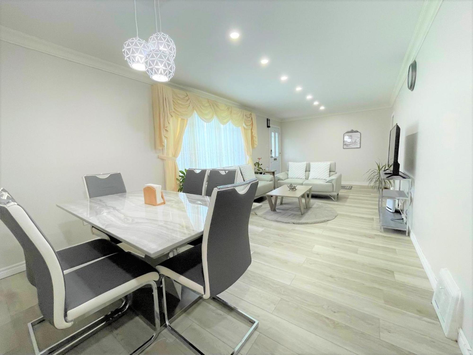 Luxurious Cozy House In Bluffs With Lake View Villa โตรอนโต ภายนอก รูปภาพ